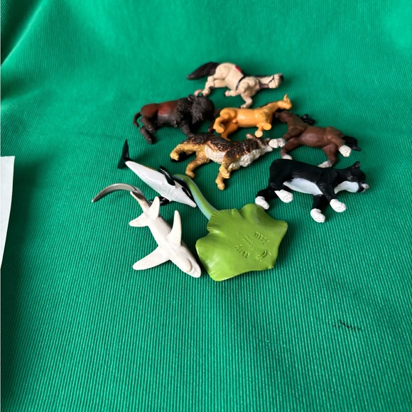 Safari ltd Animals Wolf Horse Cat Shark Buffalo Stintray zoo wildlife figure lot - Picture 5 of 5